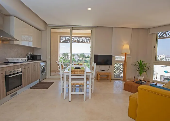 Ollystays Mangroovy 1br, Walk To & Pool Free Access *