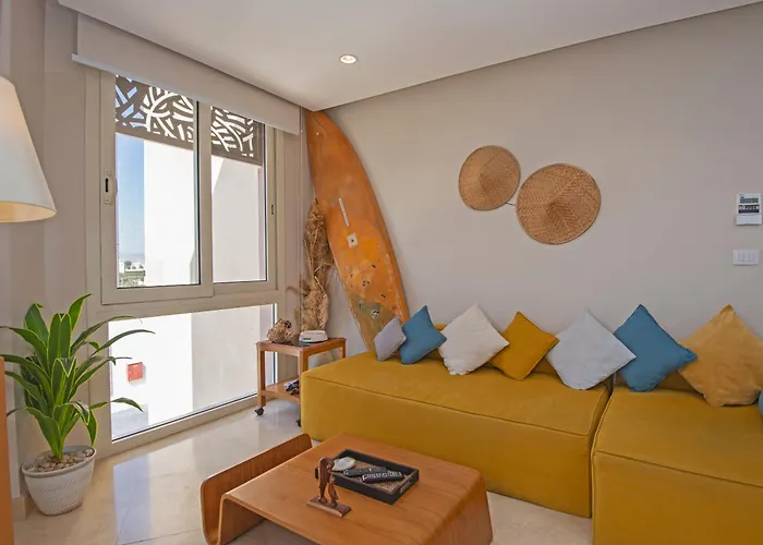 Ollystays Mangroovy 1br, Walk To & Pool Free Access Apartment
