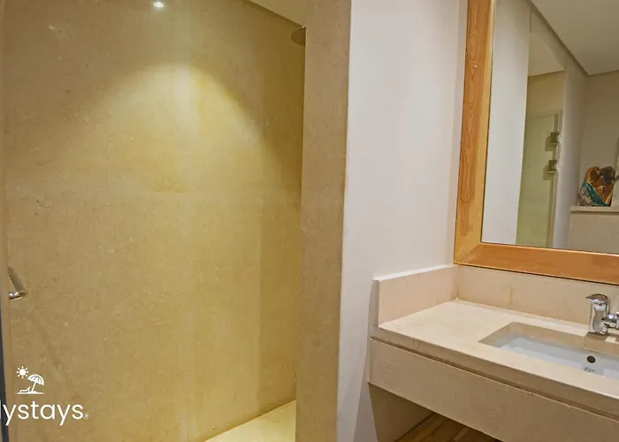 Ollystays Mangroovy 1br, Walk To & Pool Free Access